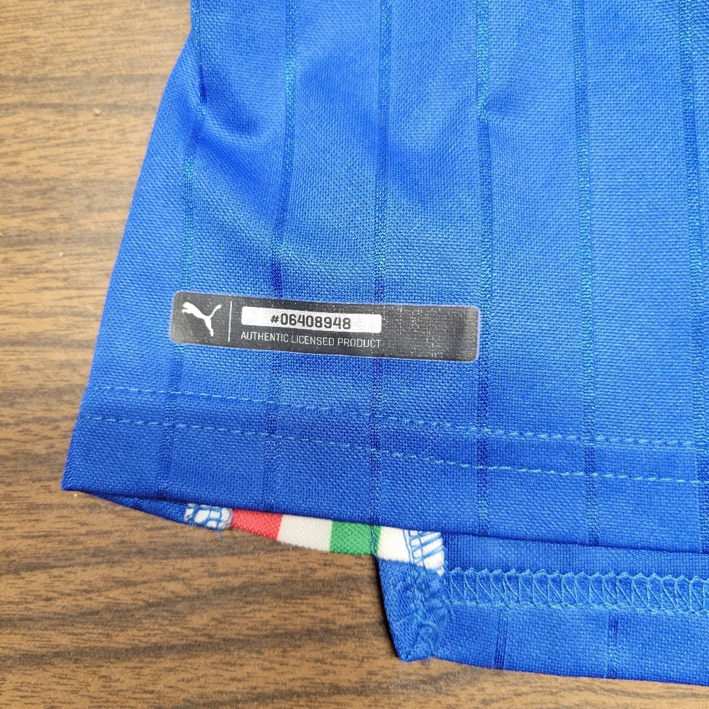 Women's Puma Italy Soccer Jersey EUC - Picture 6 of 9